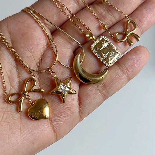 Minimal necklace collection